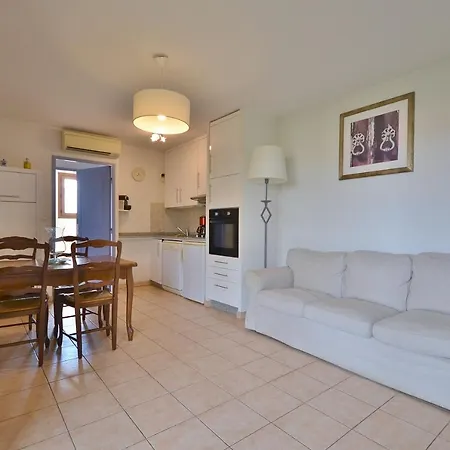 Appartement Dans Residence Avec Piscine Et Parking Uzes Exterior photo